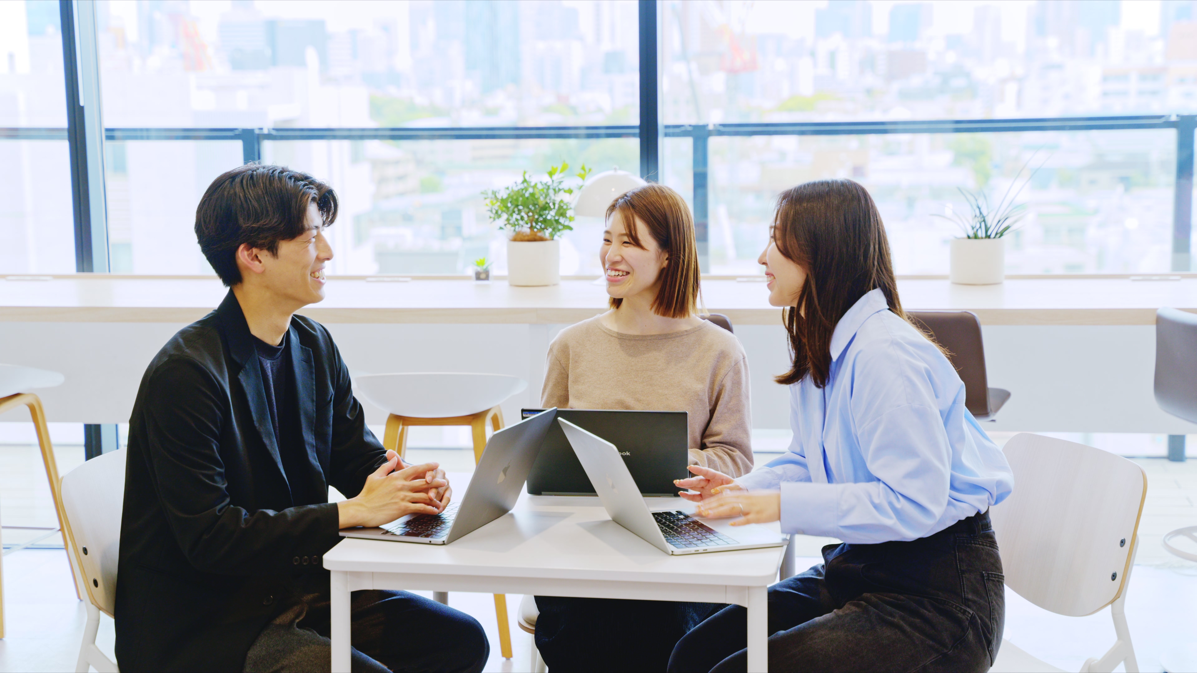 【年休123日】提案営業｜広告・マーケティングで集客を支援｜リモートあり｜年収408万円～