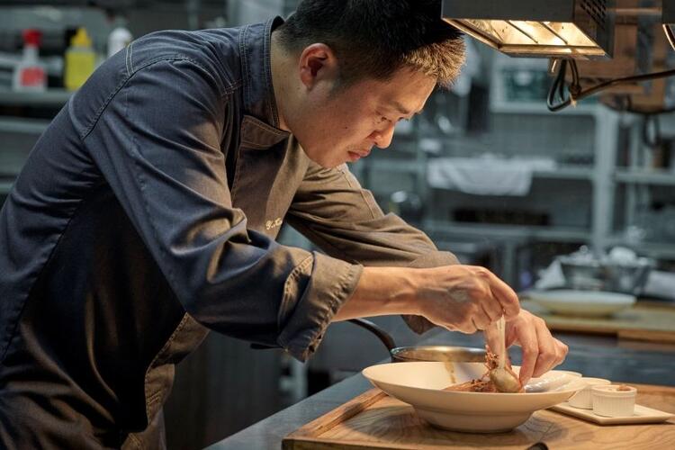 【沖縄宜野座】ザ・ひらまつ ホテルズ＆リゾーツ 宜野座｜料理長候補★月収30万〜38万円★住宅支援・手当充実